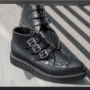 Tuk 3 buckle creeper boot pointed toe